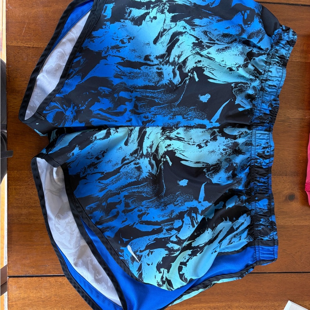 Nike running shorts women size xl